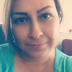 Meet your Posher, Claudia