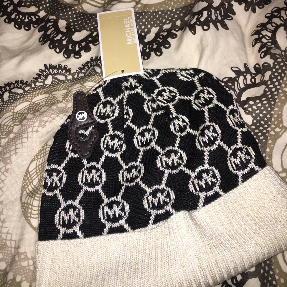 Michael Kors woman hat