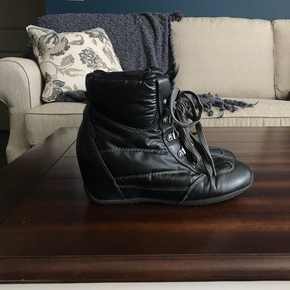 Women’s Fashion Wedge Sneaker