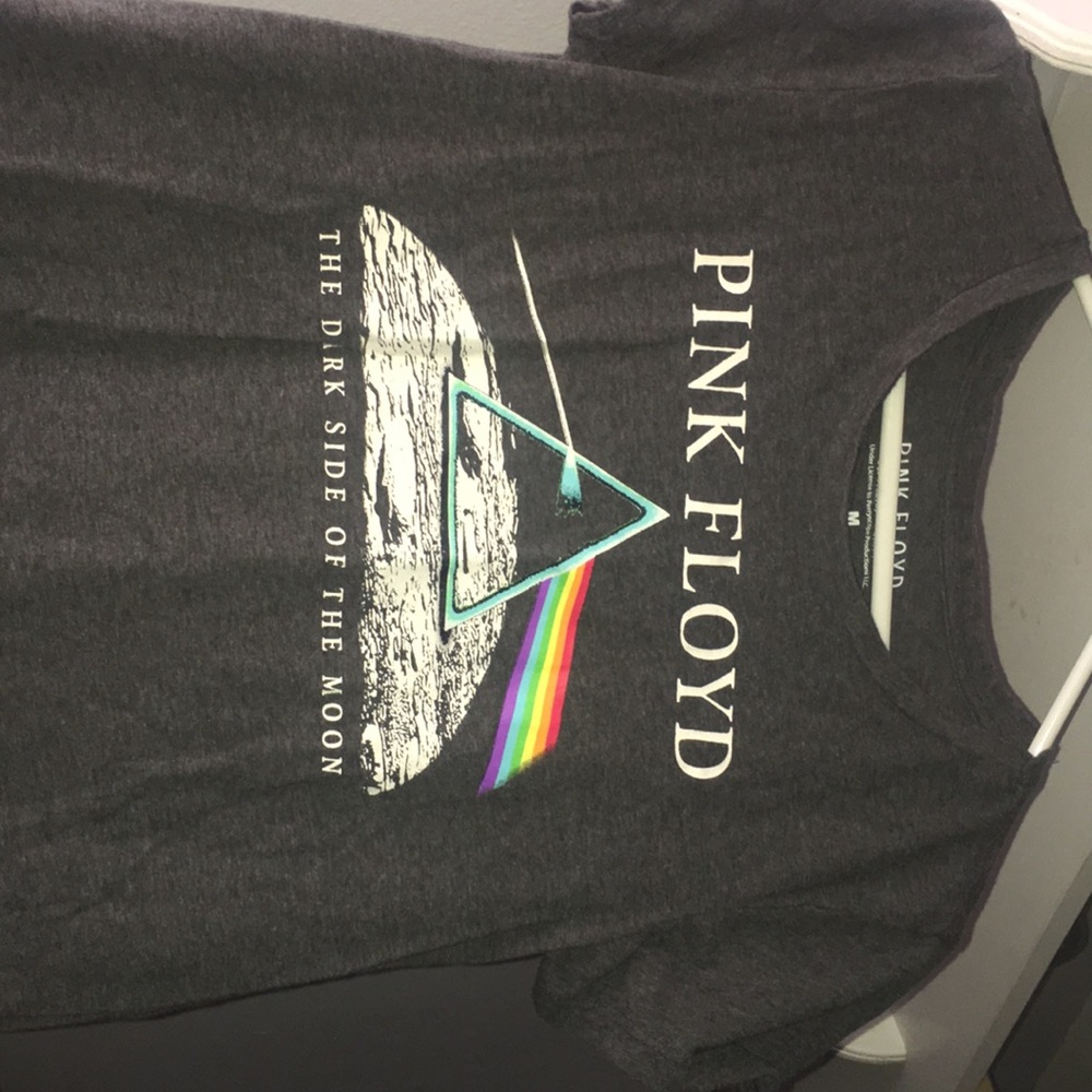 Gray Pink Floyd t-shirt