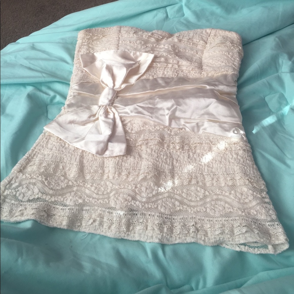 Bow strapless
