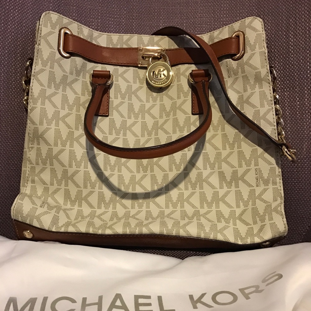 Michael Kors Hamilton Large Tote in Vanilla