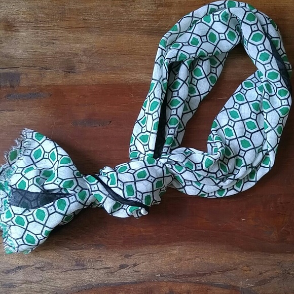BOGO Green, Black &  White Scarf - Picture 3 of 4