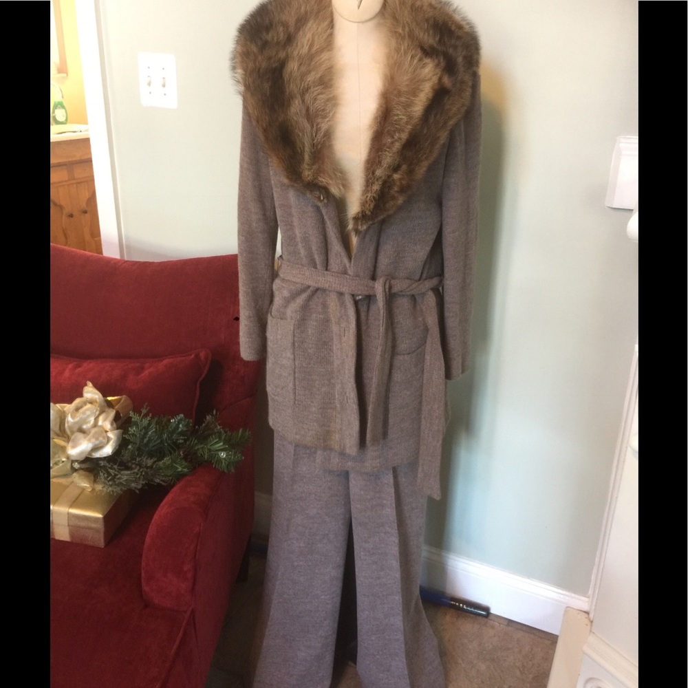 Vintage Knit Pants Suit with Fur collar