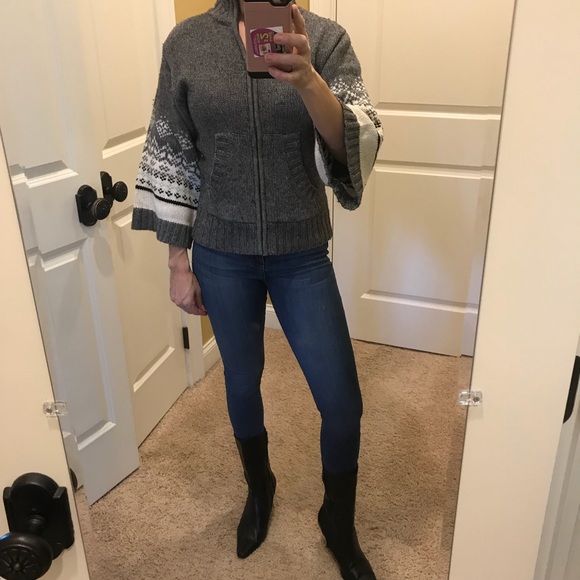 ⚠️only 2 left⚠️ 5⭐️ wool blend zip up sweater S - Picture 5 of 7