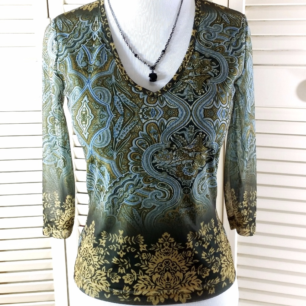 *A. BYER* Pretty, uniquely designed blouse EUC