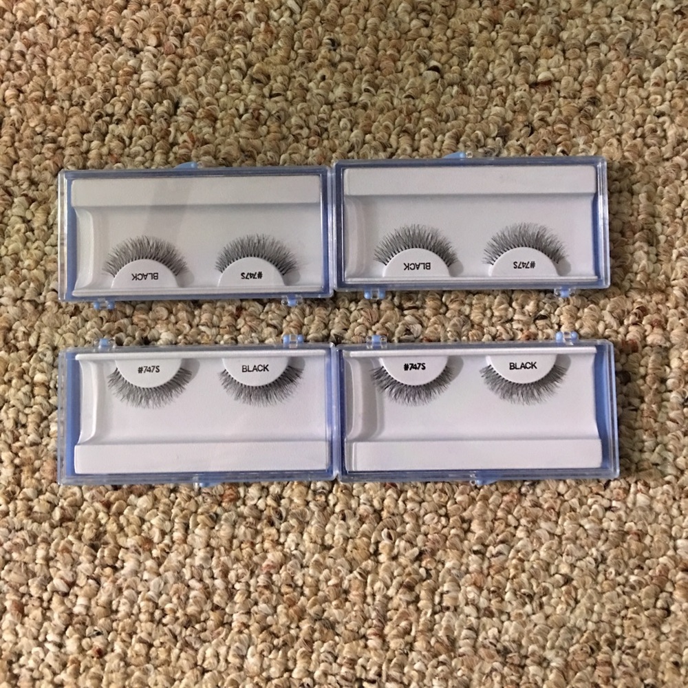 Set of 4 Individual Eyelashes