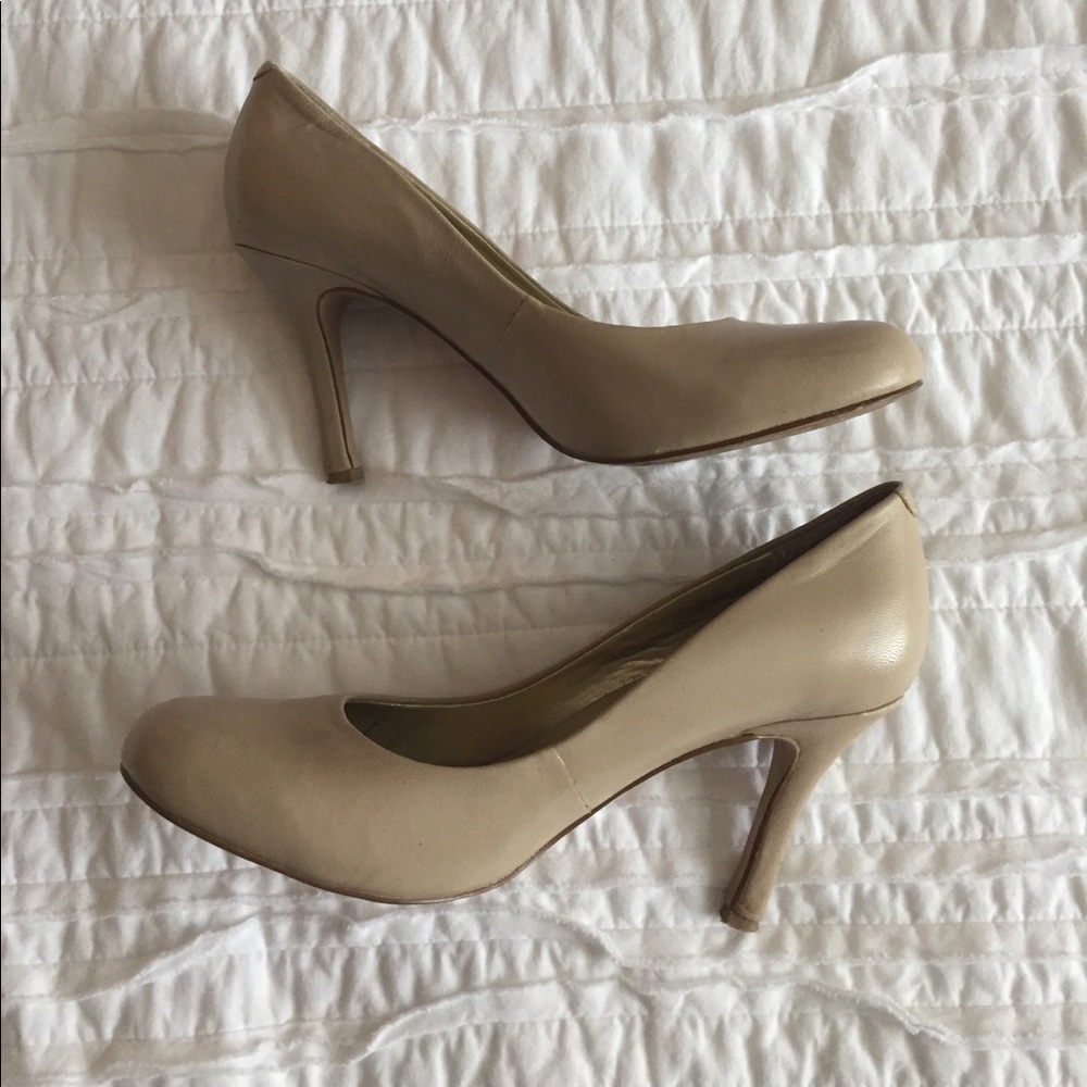 Nine West Neutral Classic Heel