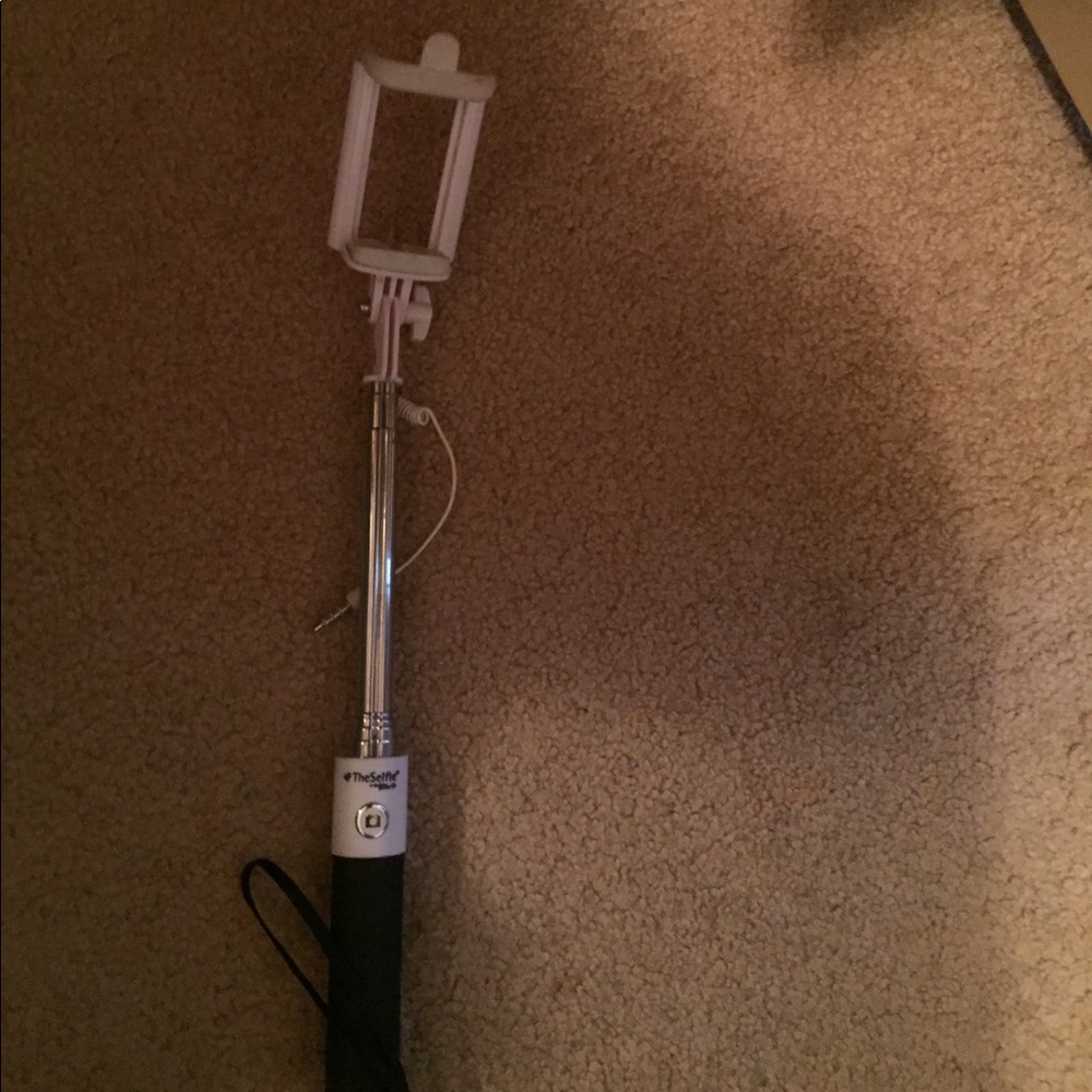 Extending selfie stick