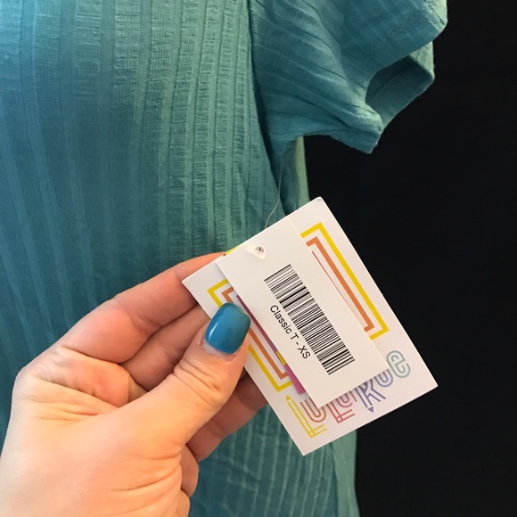 LuLaRoe XS classic t - Picture 2 of 3