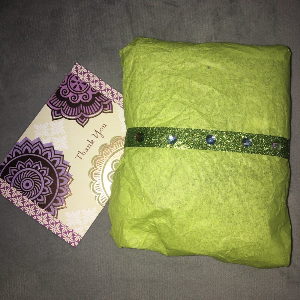 All packed and ready to go! Thanks for shopping!