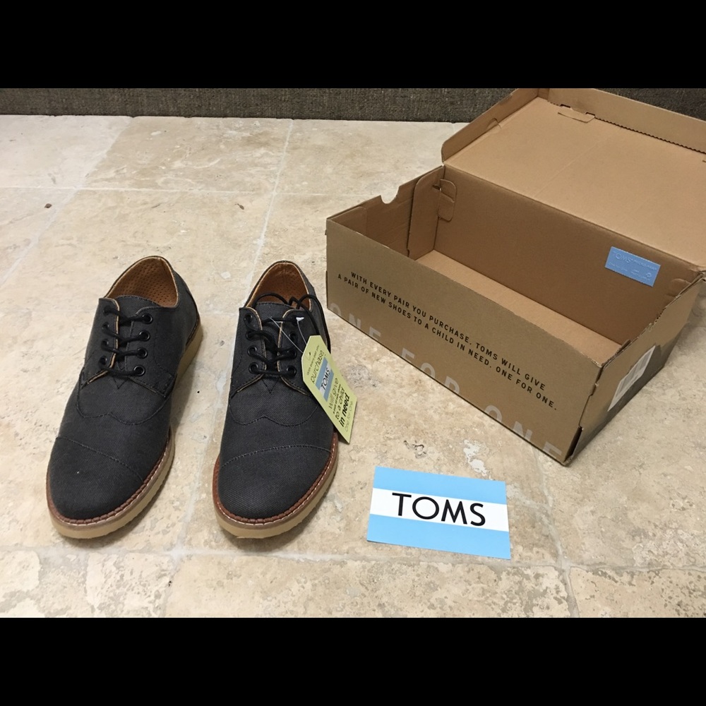 Men's Brogue Toms Shoes, Size 8