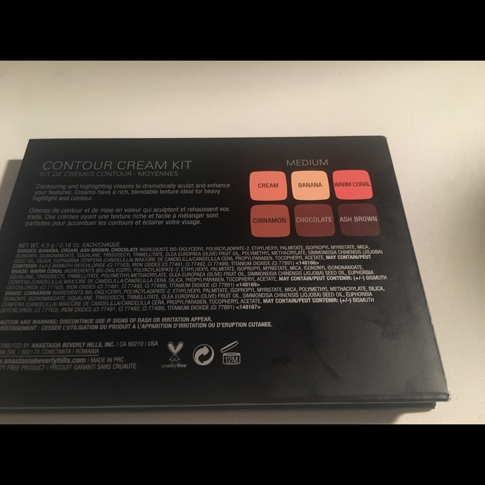 Anastasia Beverly Hills contour kit in medium
