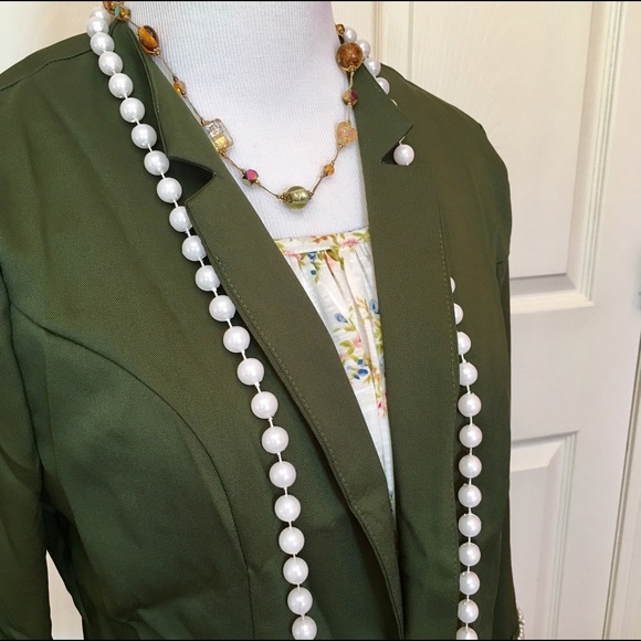Autumn Green with Pearl Crochet Cuffs Blazer - Picture 2 of 5