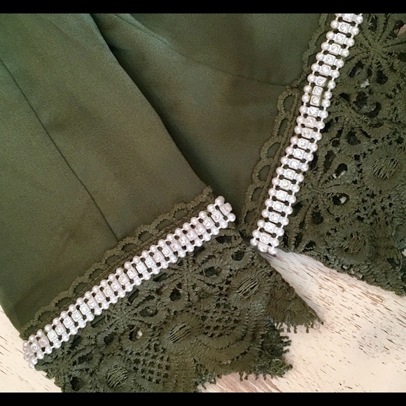 Autumn Green with Pearl Crochet Cuffs Blazer - Picture 4 of 5