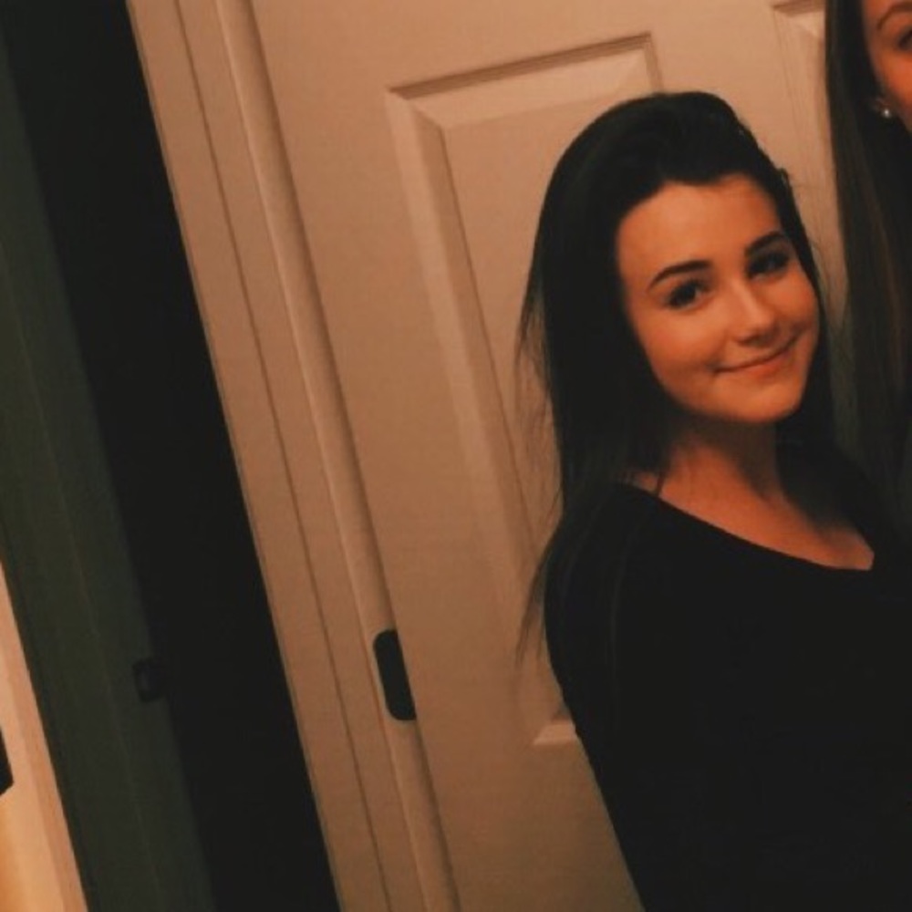 Meet your Posher, Abbi