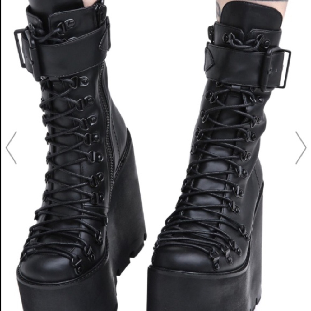 Current Mood Traitor Boots SOLD