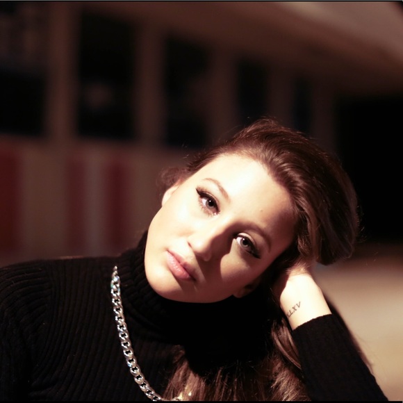 MEET YOUR POSHER!❤️ - Picture 3 of 7