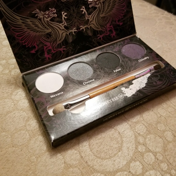 Eyeshadow - Picture 2 of 2
