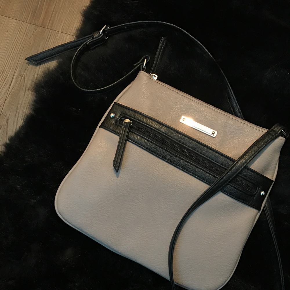 [n i n e . w e s t] crossbody purse
