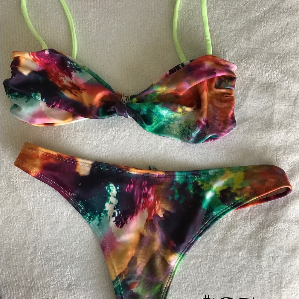 Bikini rainbow - Picture 2 of 2