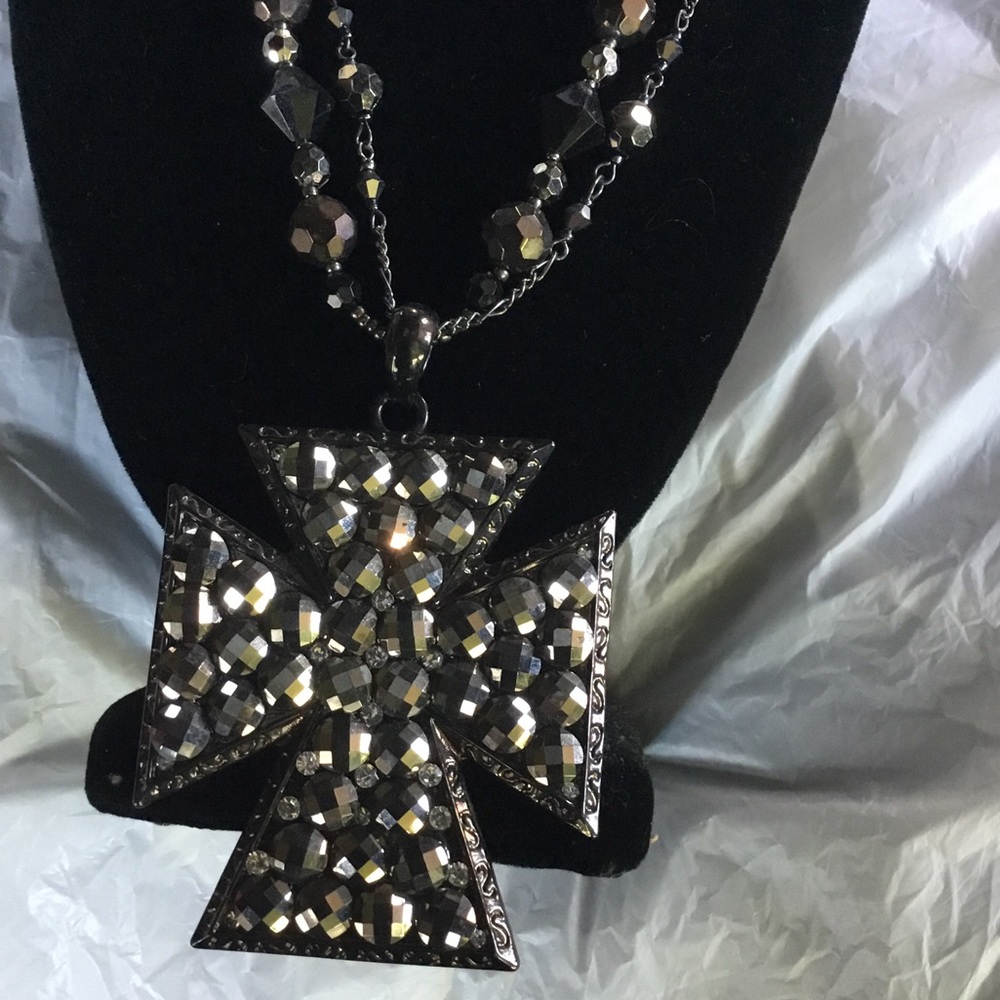 Beautiful Bling Cross Necklace Vintage - Picture 2 of 5