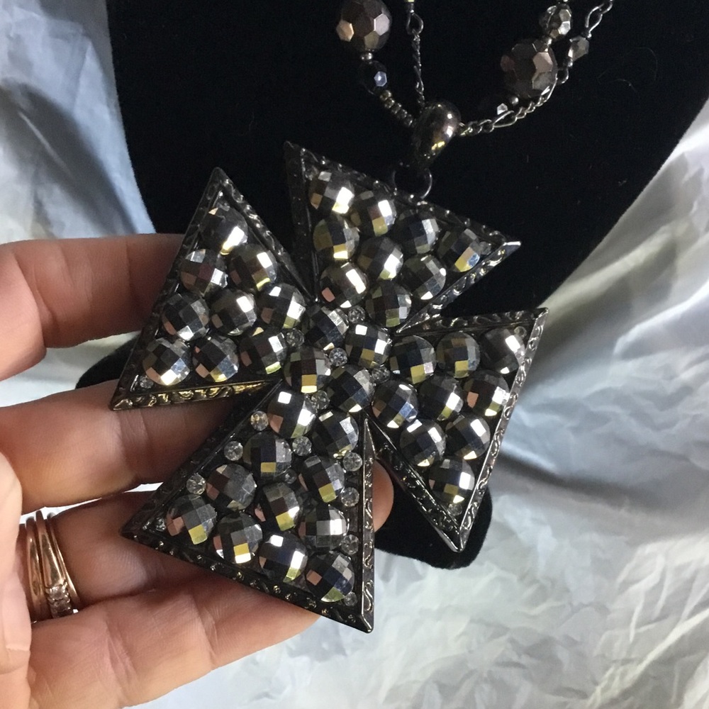Beautiful Bling Cross Necklace Vintage - Picture 3 of 5