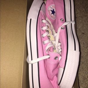 BRAND NEW SZ 10.5 CONVERSE!