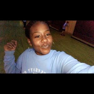 Meet your Posher, Lanisha