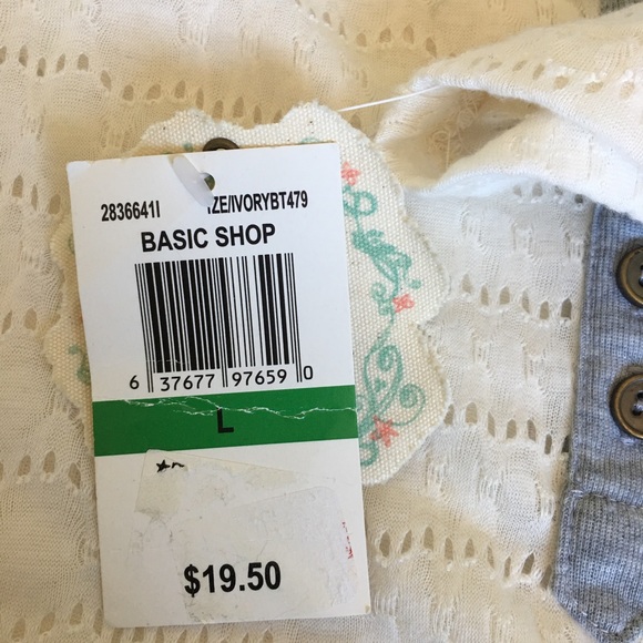 Ivory top - Picture 4 of 5