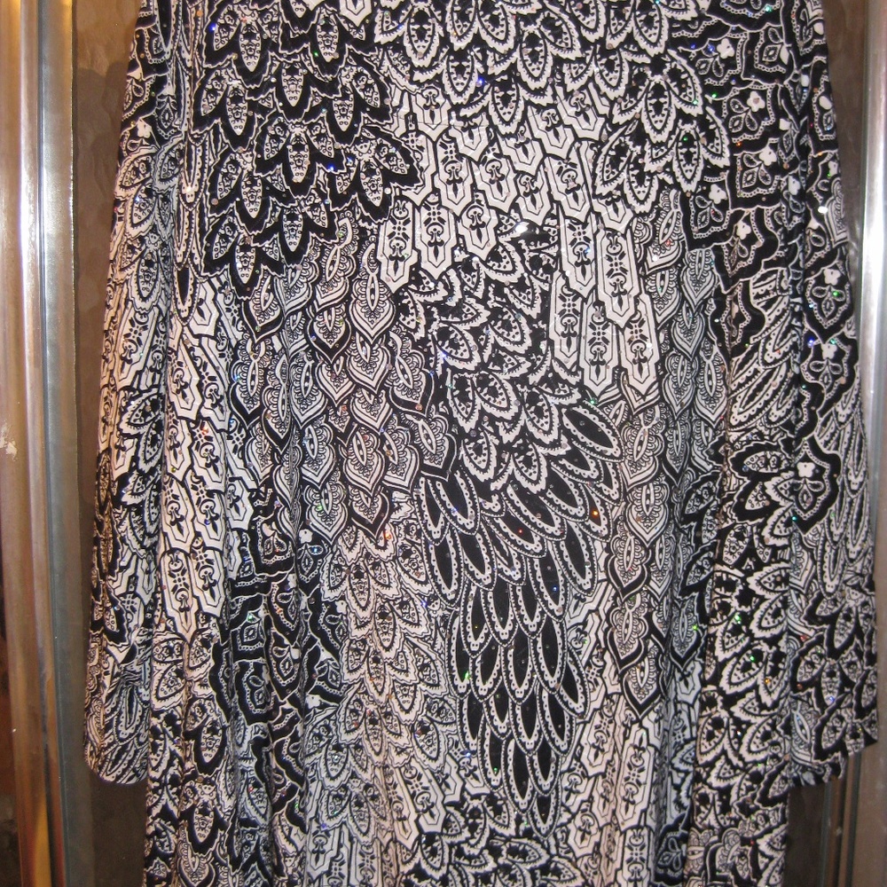 JM Collection Top - Picture 2 of 8