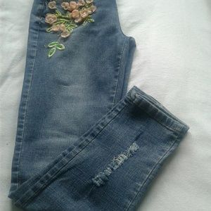 Sold 🛇🛇Cristina jean size 4 with beats flowers