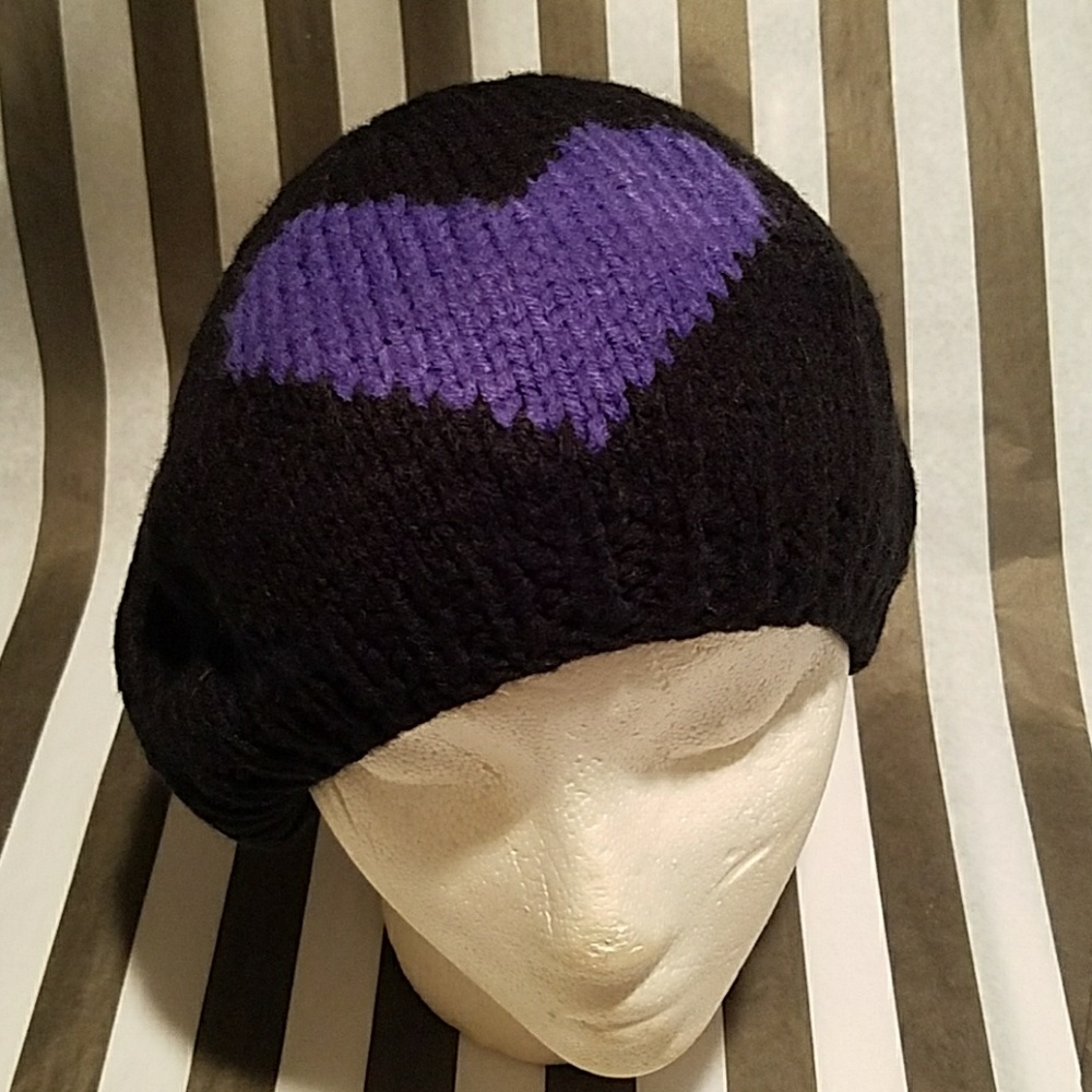 Purple heart knit beret hat nwot