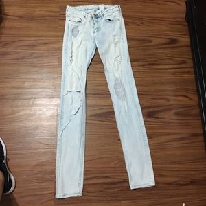 Ripped skinny jeans