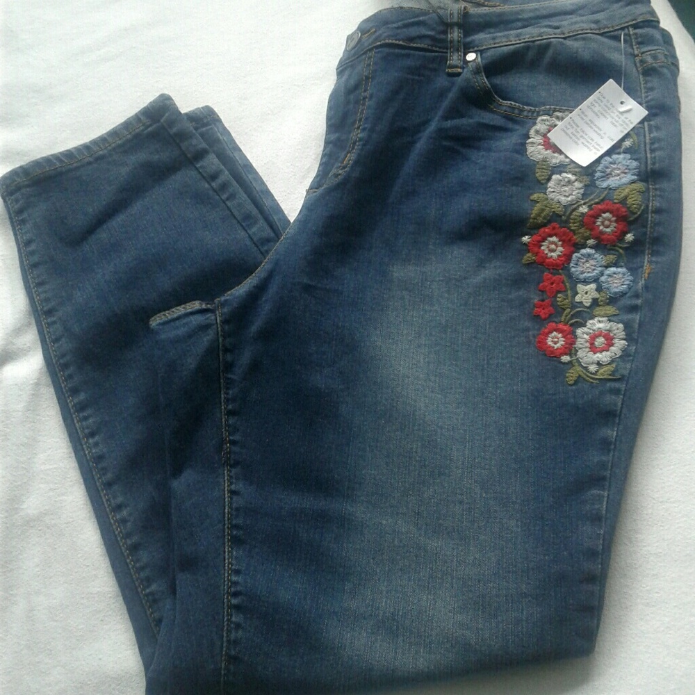 Earl jean size 20W blue with burgundy flowers
