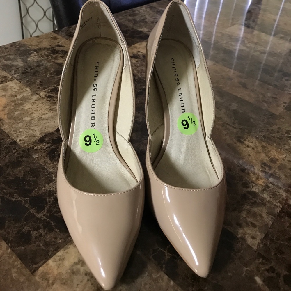 Stiletto pumps