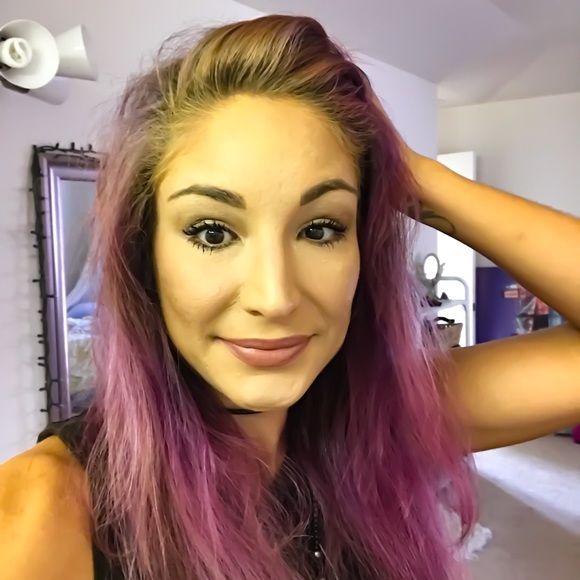 Meet Your Posher - Picture 3 of 8