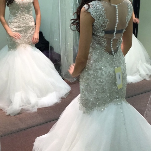 ALLURE BRIDALS WEDDING DRESS - Picture 3 of 6