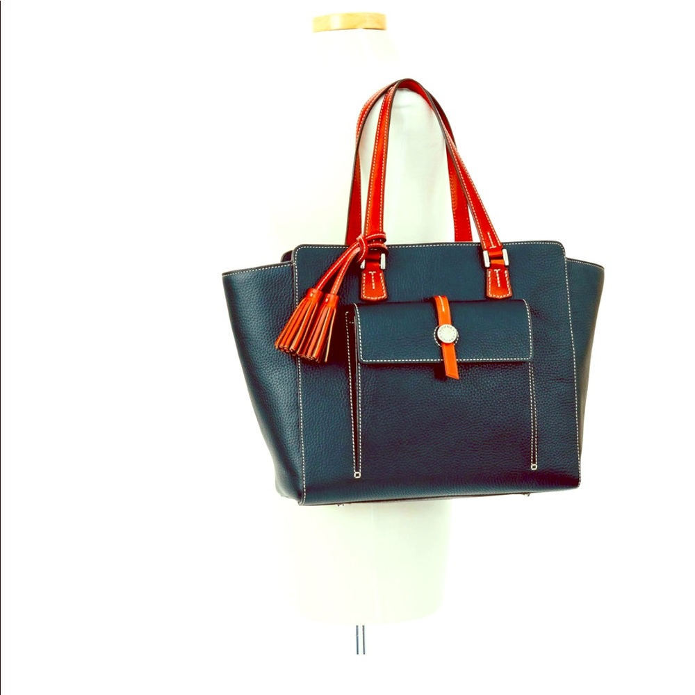 ***SOLD***.  Dooney and Bourke AUTHENTIC bag.