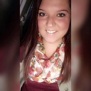 Meet your Posher, Kayla