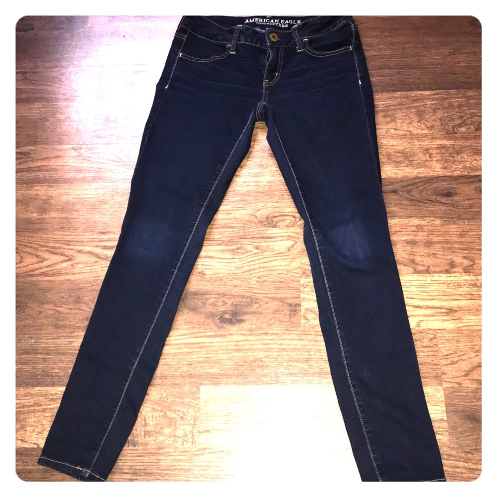 Dark wash American Eagle begging super stretch