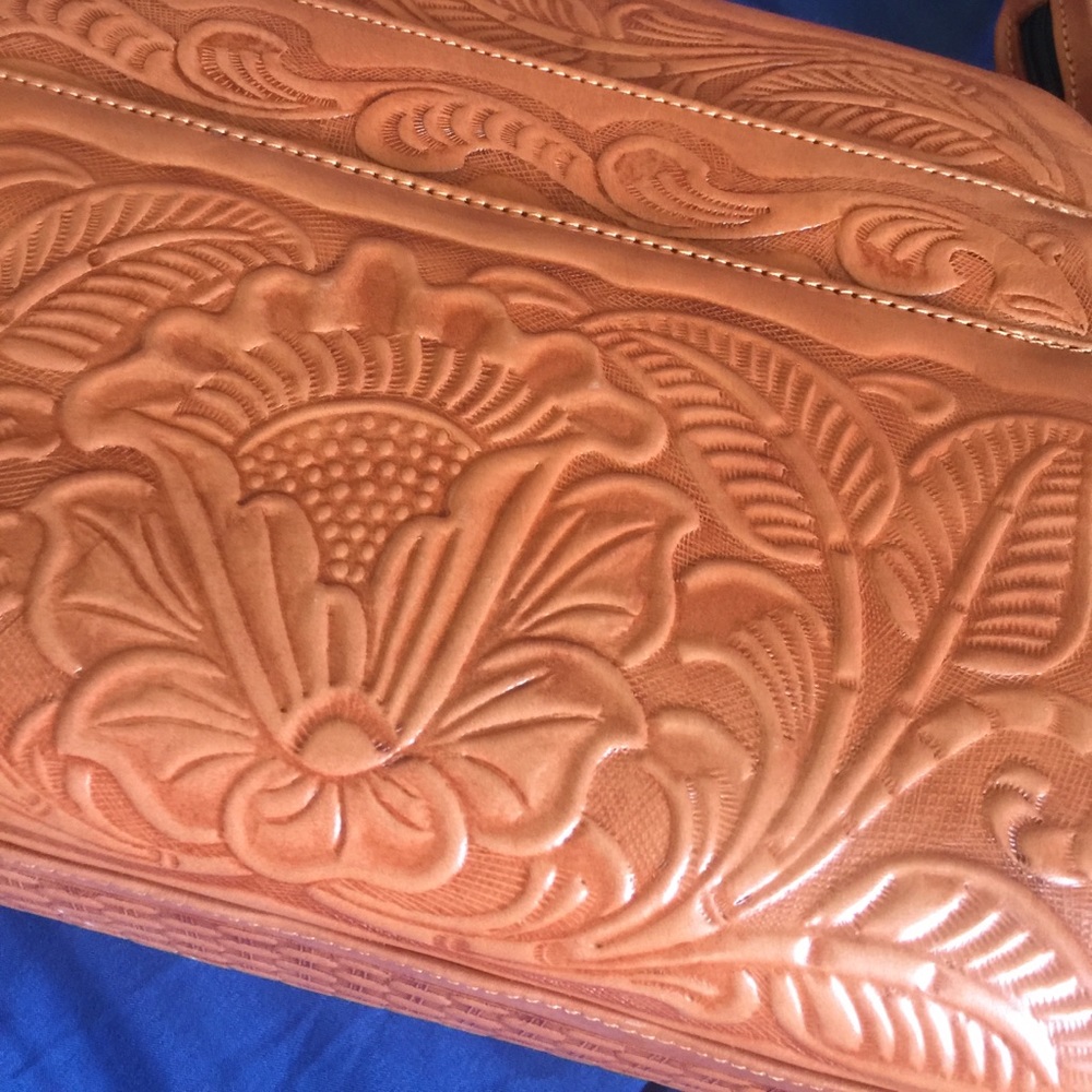 Purse - Picture 2 of 5