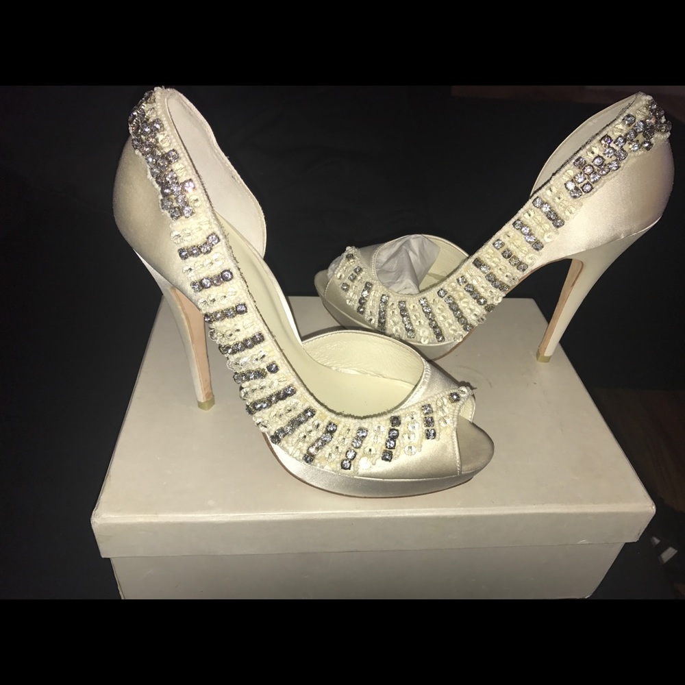 White Menbur Ivory Marfil Pumps