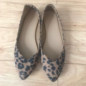 Like new! Leopard pointy toe flats