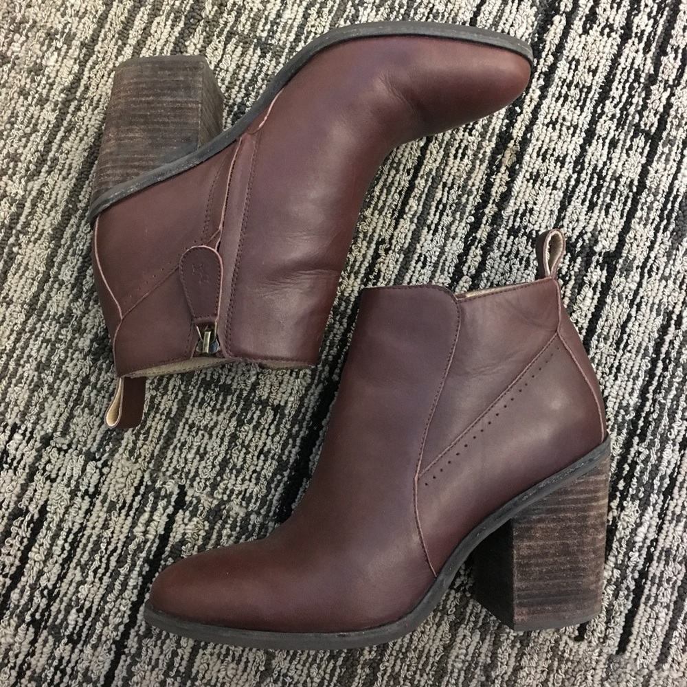 Gee Wawa Joany Boots in Brown Size 10 for sale!