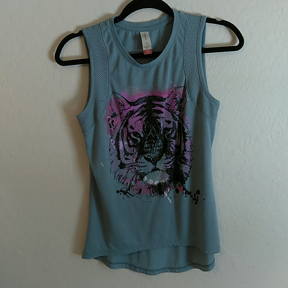 Cute tiger graphic tank!