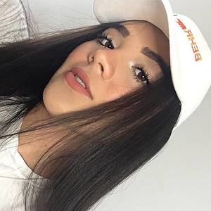 Meet your Posher, Valenna