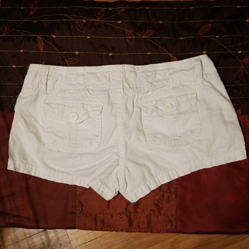 Shorts - Picture 4 of 4
