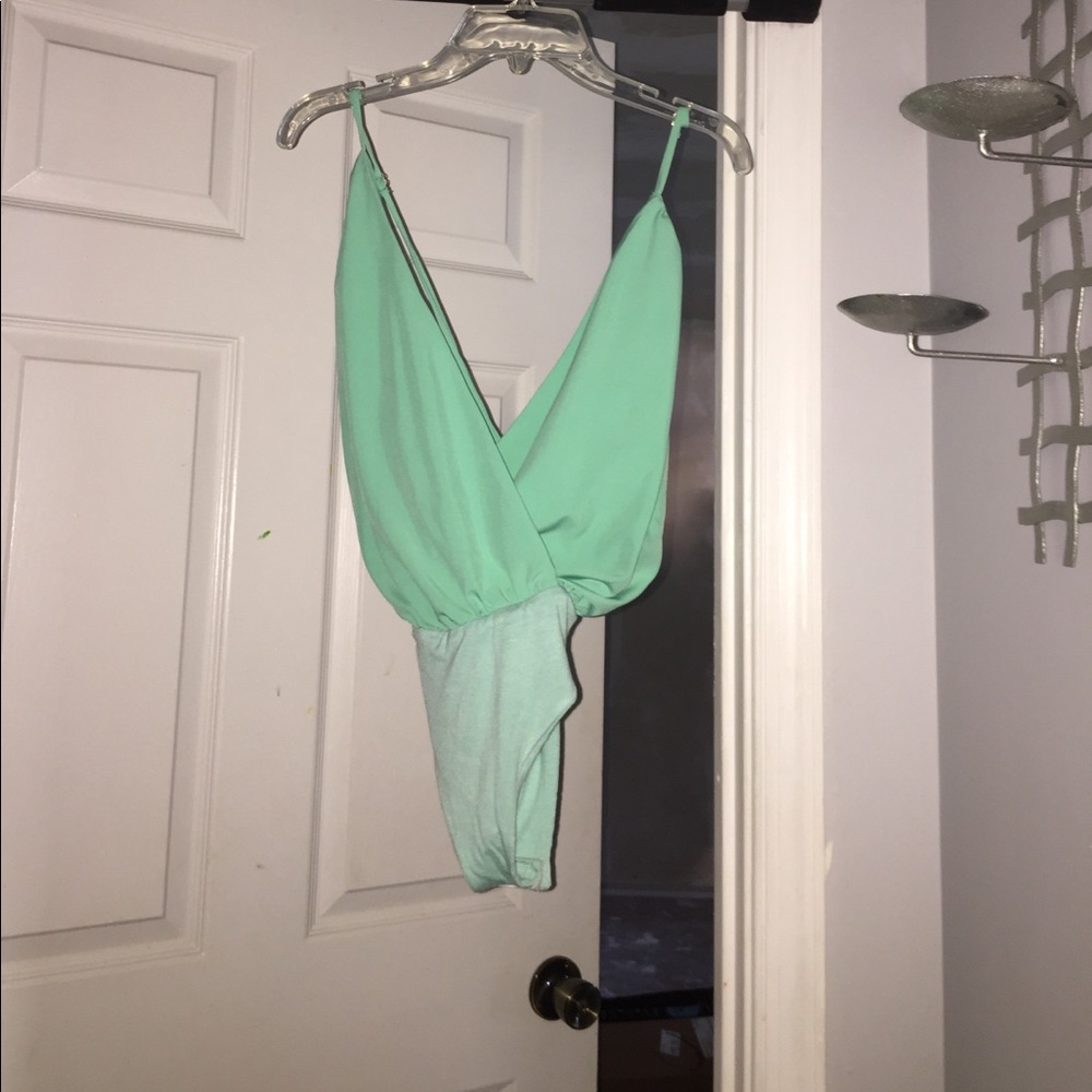 Bodysuit top light green