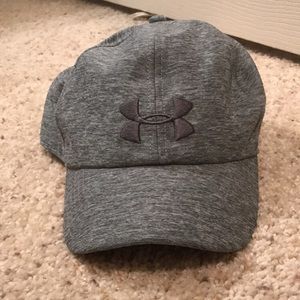 Grey under armor hat